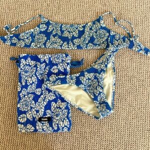 Size small triangl swimsuit